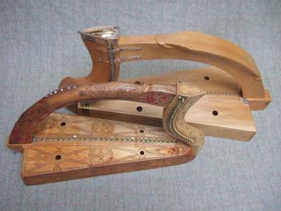 Replicas of the Queen Mary, & Lamont harps